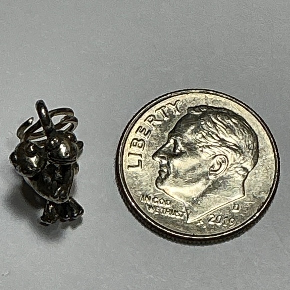 Solid Sterling Silver Dancing Frogs 🐸 Pendant. - Picture 2 of 7